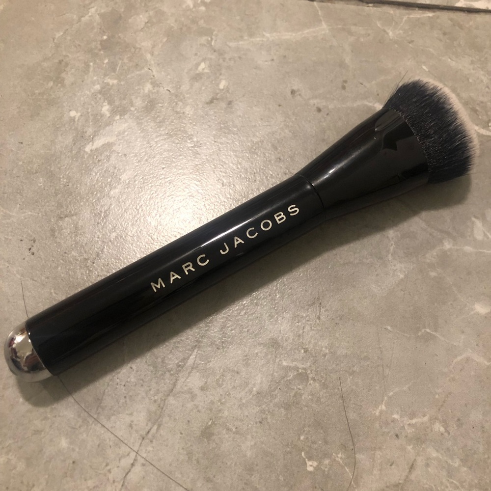 Marc Jacob Face2 ii brush